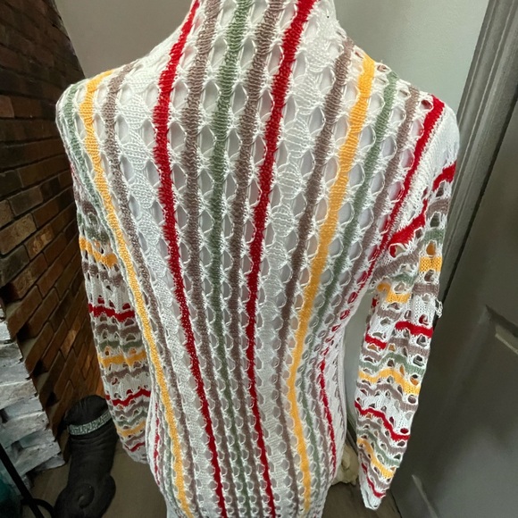 White and Red Geometric Pattern Cardigan Sweater - Picture 6 of 7